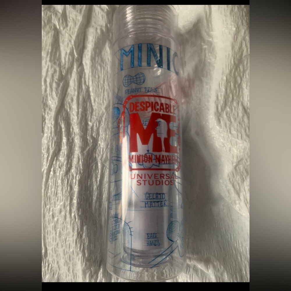 Universal studio Despicable me, Minion blue print water bottle